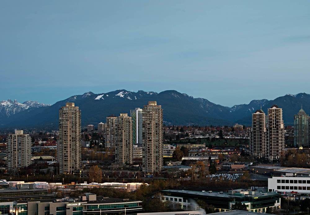 Delta Hotels By Marriott Burnaby Conference Centre Exterior photo